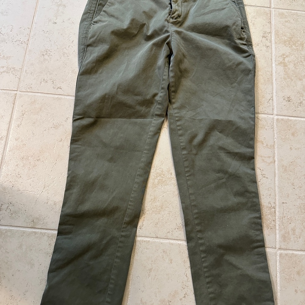 GAP Women's Olive Cropped Pants